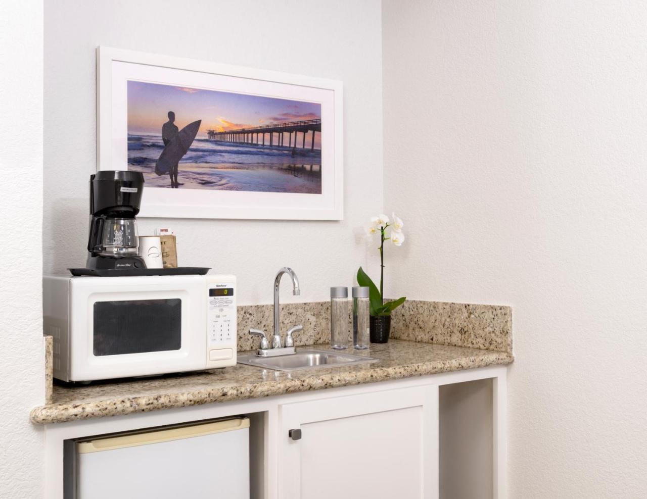Beachfront Inn And Suites At دانا بوينت المظهر الخارجي الصورة