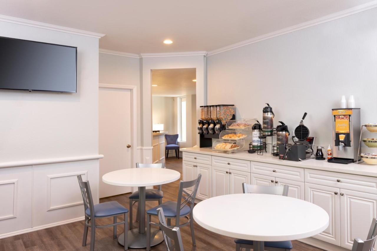 Beachfront Inn And Suites At دانا بوينت المظهر الخارجي الصورة