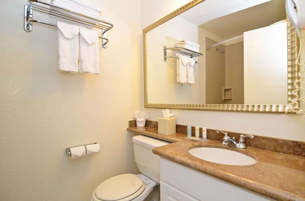 Beachfront Inn And Suites At دانا بوينت الغرفة الصورة